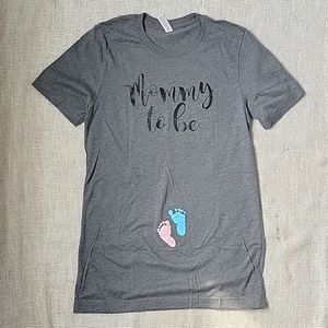 Dark Grey "Mommy to be" tshirt!